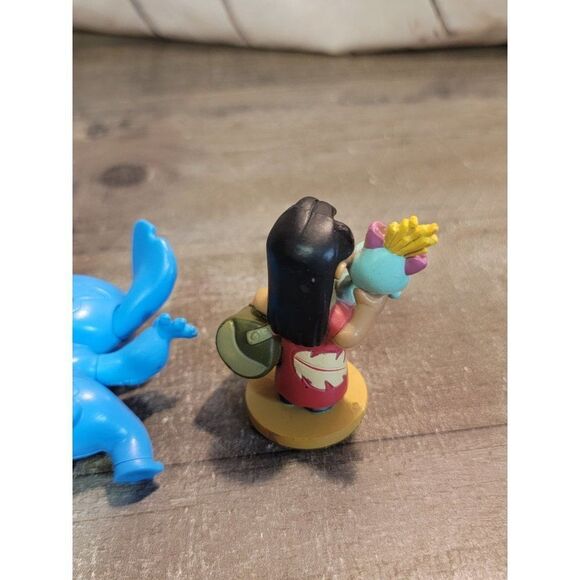 McDonald's 2021 Lilo Stitch Scrump Disney Pixar toy figure set - Picture 4 of 5